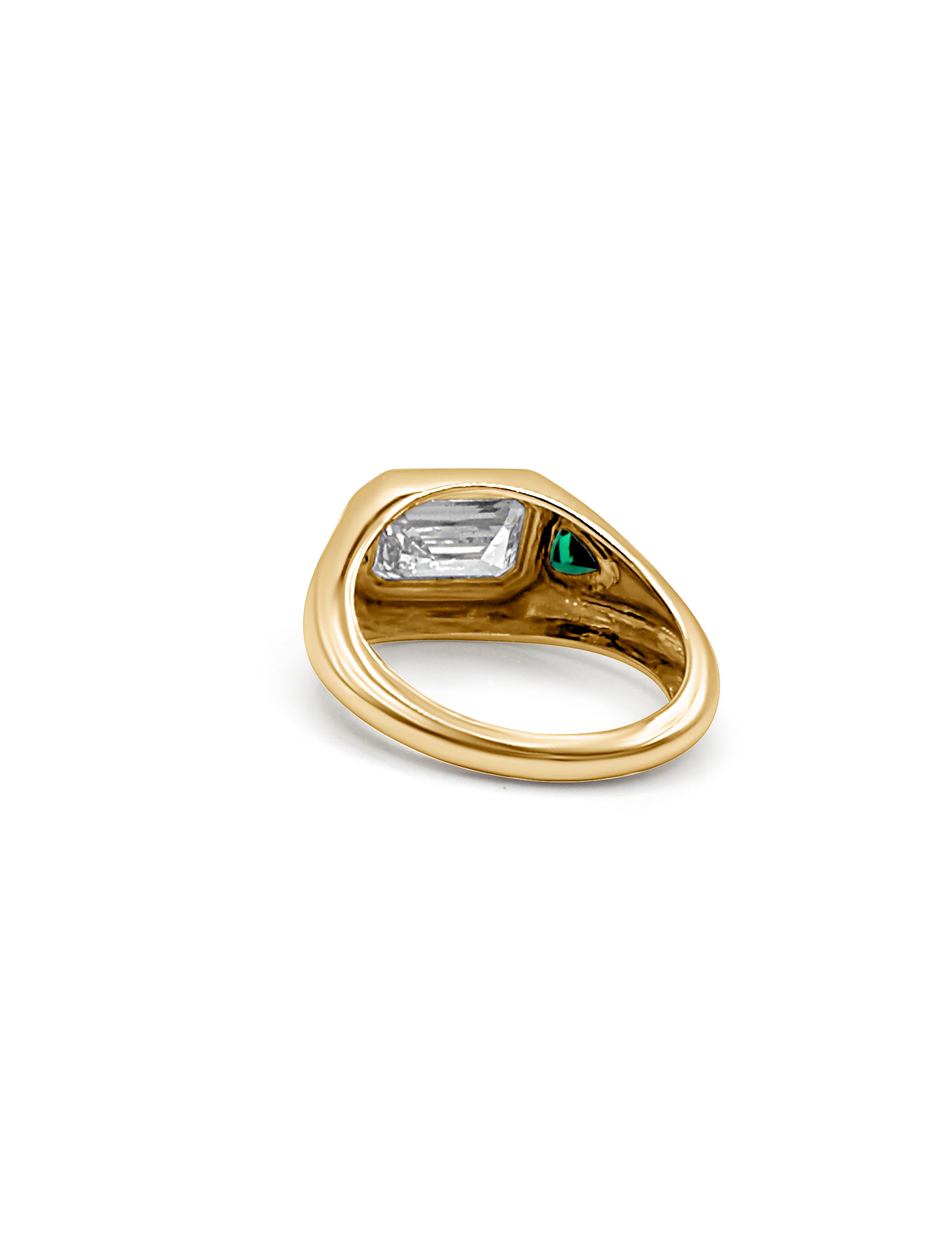 Femme forte signet ring with green side stones back view
