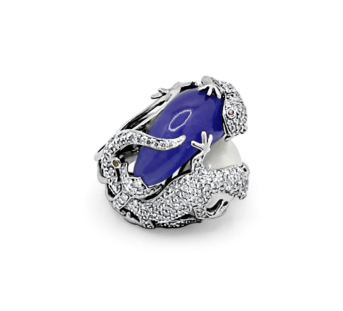 Alternate front angle of the Lizard Hugs Ring in 18k white gold with jade and pavé diamonds